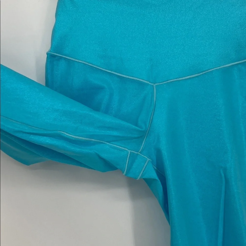 Offline by aerie Blue Shimmer Hi Rise Real Me Crop Tight NWT Medium
